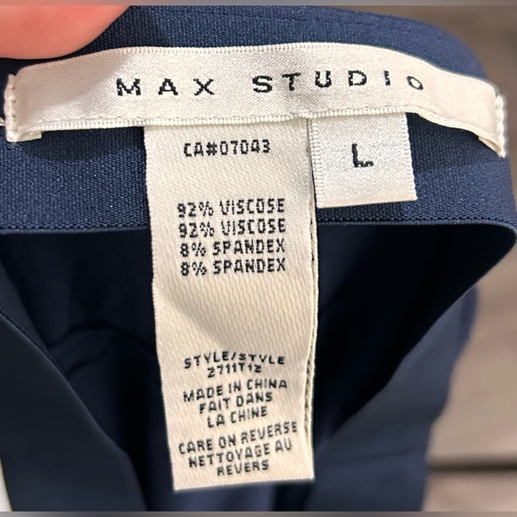 Max Studio sz. L viscose & spandex navy blue mini skirt - Picture 2 of 3